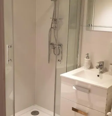 Na Jurze Z Widokiem Na Zamek Jacuzzi Sauna Beczka Wypozyczalnia Rowerow Elektrycznych Basen منزل ريفي أوغرودجينيتس