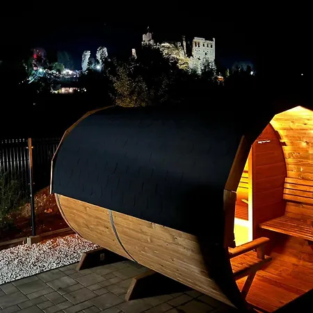 Na Jurze Z Widokiem Na Zamek Jacuzzi Sauna Beczka Wypozyczalnia Rowerow Elektrycznych Basen Landhuis Ogrodzieniec