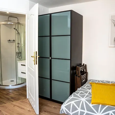 Na Jurze Z Widokiem Na Zamek Jacuzzi Sauna Beczka Wypozyczalnia Rowerow Elektrycznych Basen * Ogrodzieniec