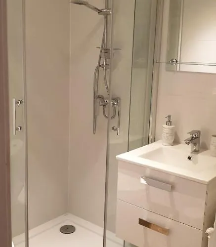 Agroturystyka Na Jurze Apartamenty Z Widokiem Na Zamek Jacuzzi Sauna Beczka Wypozyczalnia Rowerow Elektrycznych Εξοχικό σπίτι Ogrodzieniec