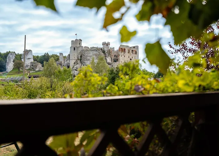 Agroturystyka Na Jurze Apartamenty Z Widokiem Na Zamek Jacuzzi Sauna Beczka Wypozyczalnia Rowerow Elektrycznych Εξοχικό σπίτι Ogrodzieniec