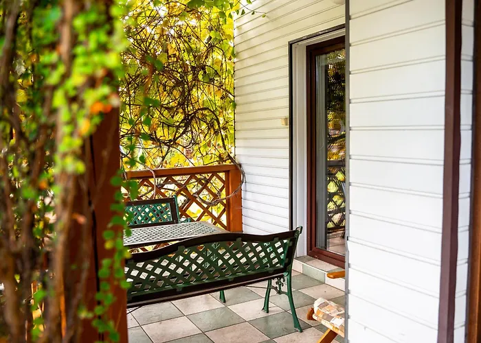 Agroturystyka Na Jurze Apartamenty Z Widokiem Na Zamek Jacuzzi Sauna Beczka Wypozyczalnia Rowerow Elektrycznych Ogrodzieniec