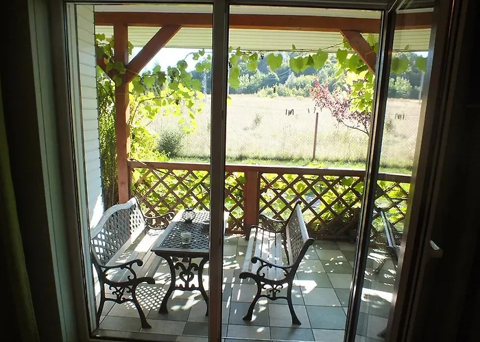 Agroturystyka Na Jurze Apartamenty Z Widokiem Na Zamek Jacuzzi Sauna Beczka Wypozyczalnia Rowerow Elektrycznych