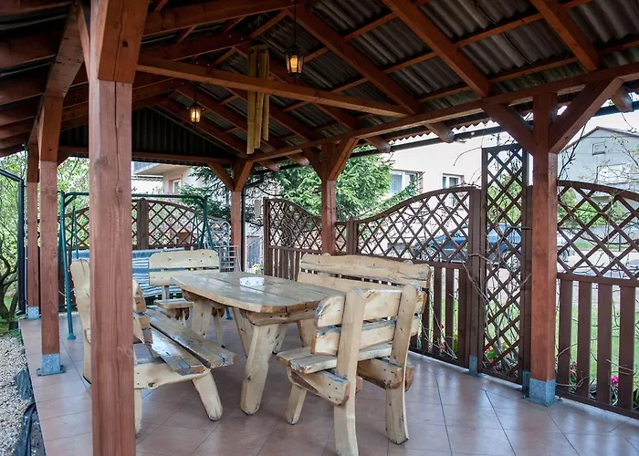 Agroturystyka Na Jurze Apartamenty Z Widokiem Na Zamek Jacuzzi Sauna Beczka Ogrodzieniec